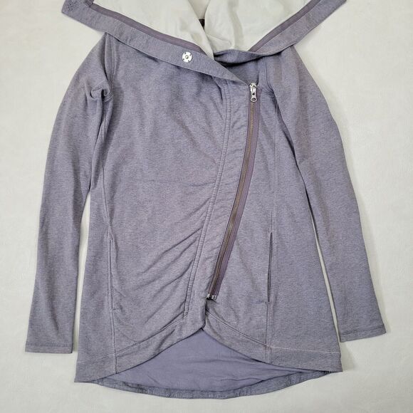 Lululemon Size 4 Asymmetrical Zip Jacket Gray Cotton Blend Sweatshirt Stlye - Picture 2 of 16